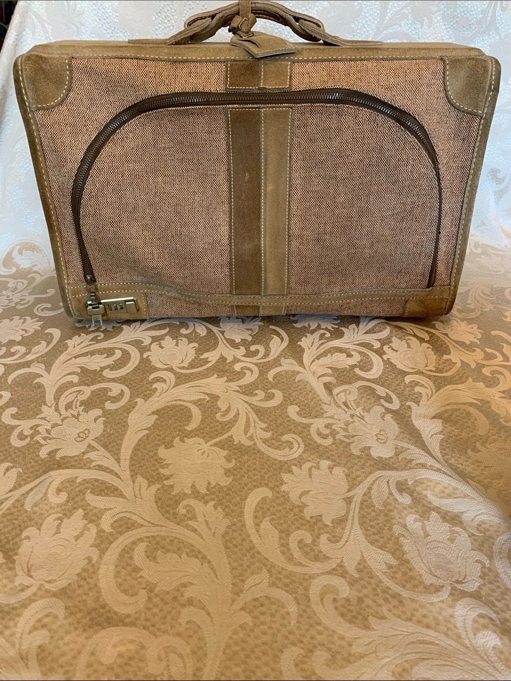 Vintage Classic Tweed 2 Piece Travel Set in Tan Canvas and Leather Trim - Picture 3 of 16